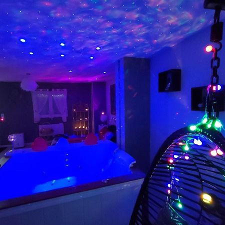 Loft Avec Baignoire Spa Lecrin Romantique Ochancourt Exterior foto