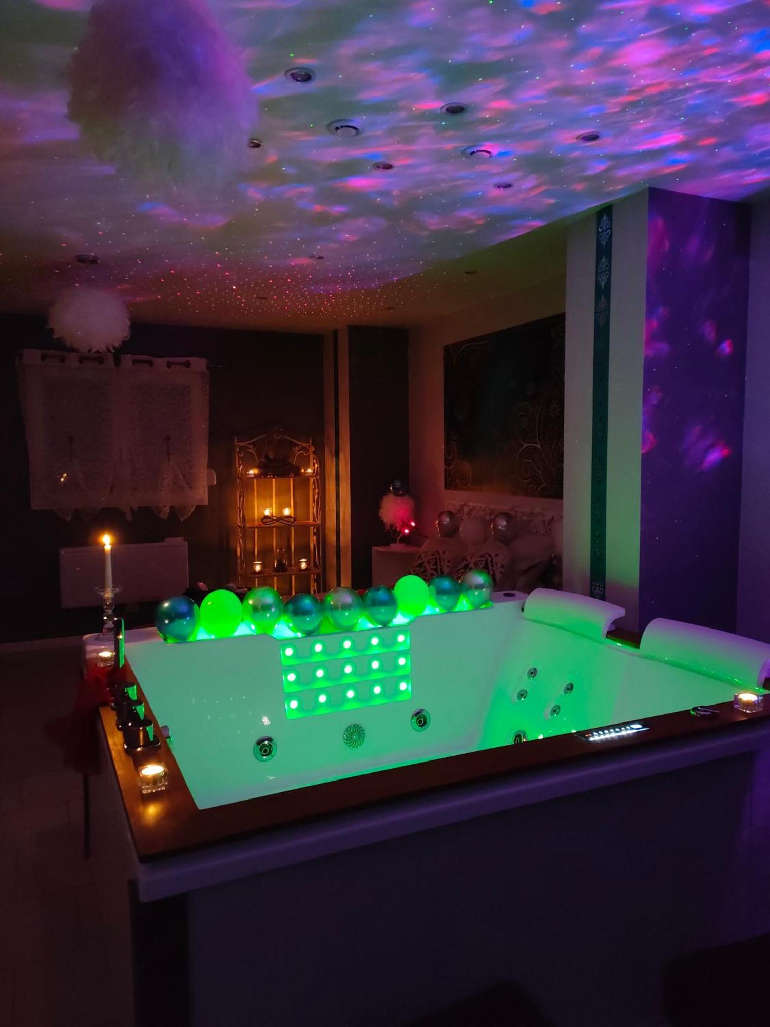 Loft Avec Baignoire Spa Lecrin Romantique Ochancourt Zimmer foto